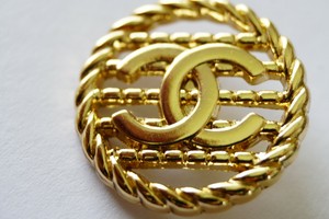 One-100-CHANEL-BUTTON-metal-cc-24-mm-1-inch-XXL-1-pieces
