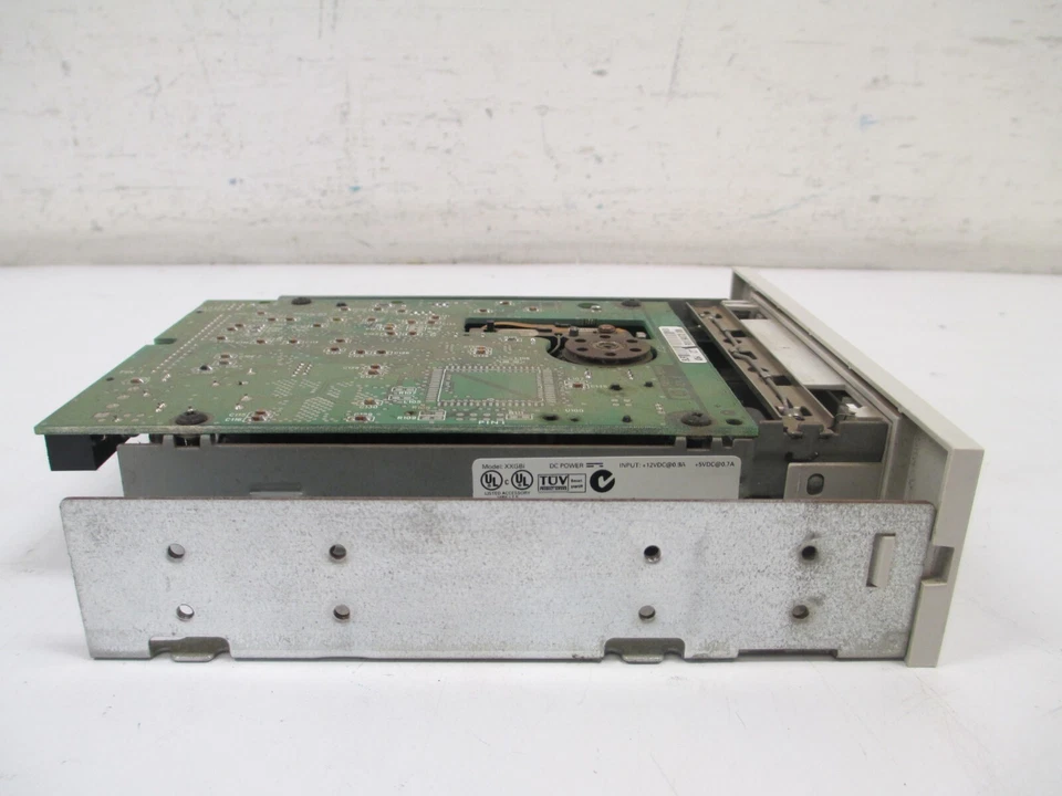 HP Colorado 5GB Travan 5.25 Tape drive - Image 2 of 4