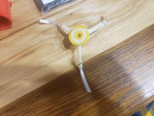 iRobot Roomba accessories: replacement filter, side brush, brush cleaning tool - Picture 8 of 12