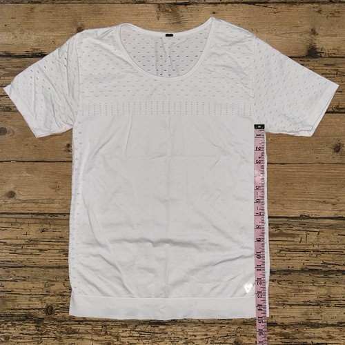 Betsey Johnson Performance White Knit Mesh Laser Cut Short Sleeve Top Small - Picture 5 of 6