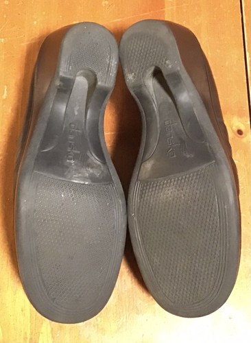 Dansko Aubrey black pleated leather clogs ~ Size 39 (8.5) - Picture 7 of 8
