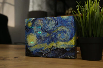 BoxClock Starry Night - Die Wortuhr für den Schreibtisch - LED Standuhr - Bild 1 von 4