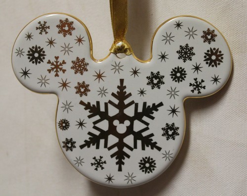 Disney Parks Magical Christmas Day Parade 2019 Mickey Snow Flake Ornament NWT 2 - Picture 2 of 2