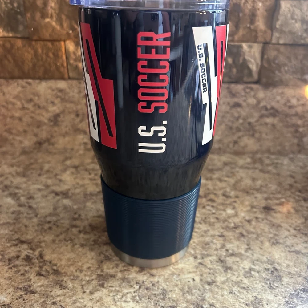 Tumbler USA soccer cup with lid 30oz stainless steel