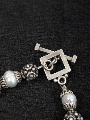 White Baroque pearl Silver Tone Bali Style Bead Toggle Bracelet 7.5 in - Picture 7 of 12