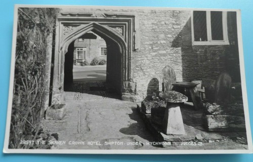 Postcard The Shaven Crown Hotel, Shipton under Wychwood, Judges Ltd 28597