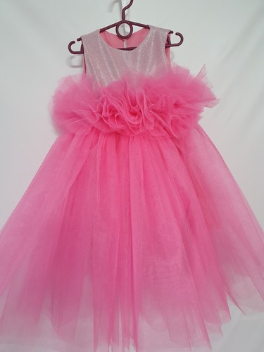 Girl Pink Tulle & Sequin Design Dress Size 10-12 Barbie pink fluffy shiny dress - Picture 3 of 5