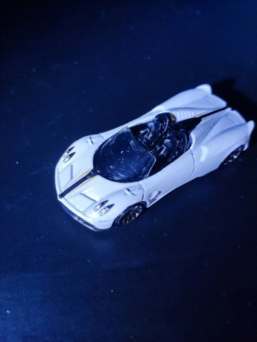 Hot Wheels 1:64 2020 Roadsters Mazda MX-5 Miata Car - Picture 1 of 7