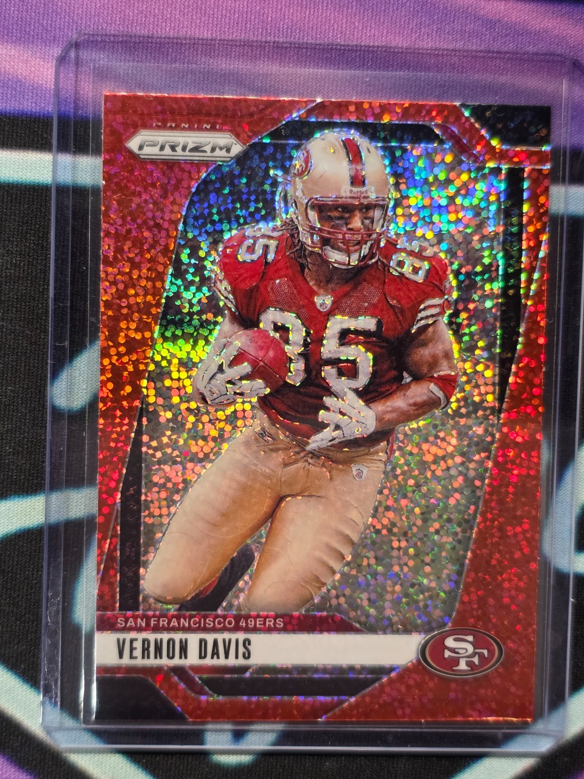 2024 Panini Prizm - Vernon Davis #258 Red Sparkle Prizm Color Match 49ers