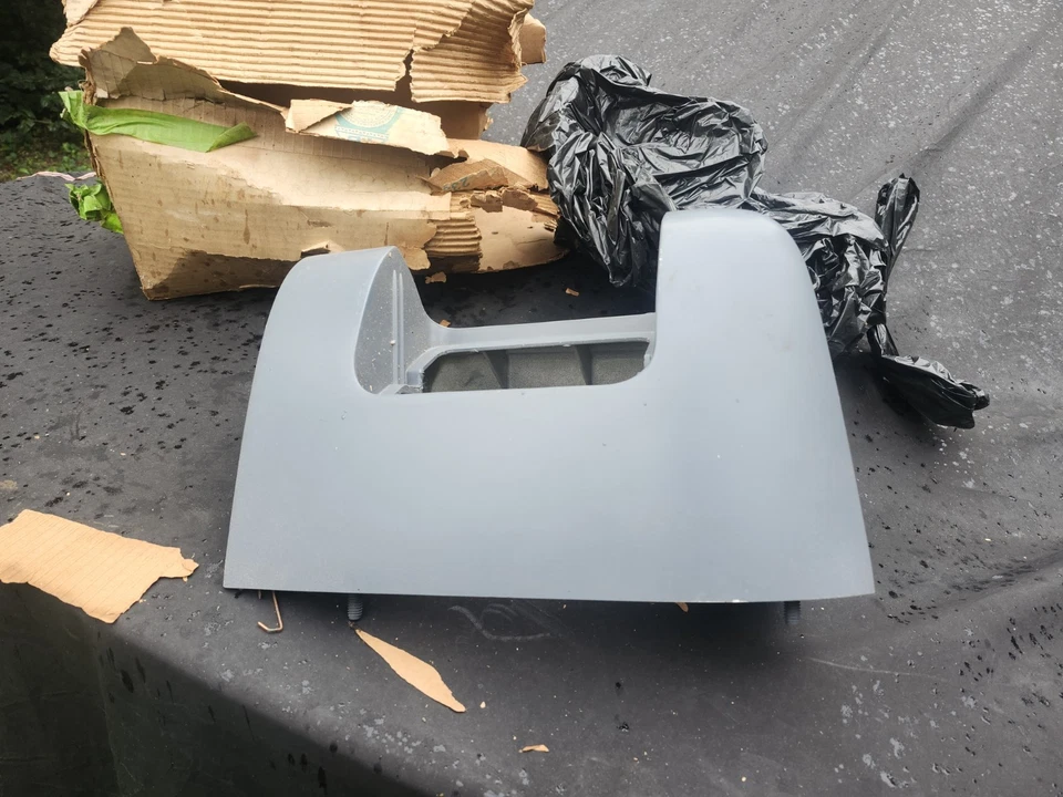 1972 Pontiac Catalina  Bonneville & SW L.H. Front Fender Extension NOS #484093  - Image 2 of 4