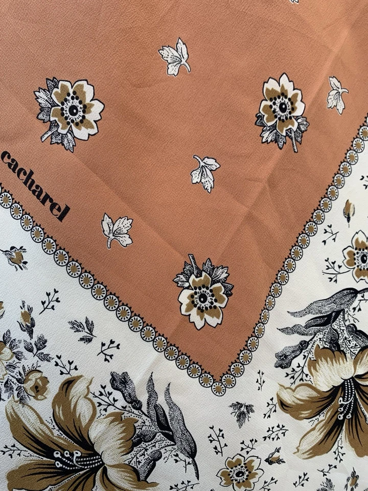 Bufanda de seda Cacharel 35"x32" estampado floral melocotón hecho en Francia accesorio vintage #A5 Foto 3 de 4