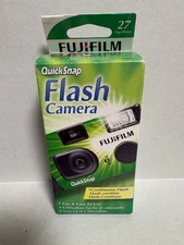 Fuji Disposable Camera Quick Snap Flash 400 35mm 27 Exposure New Expires 03/2018