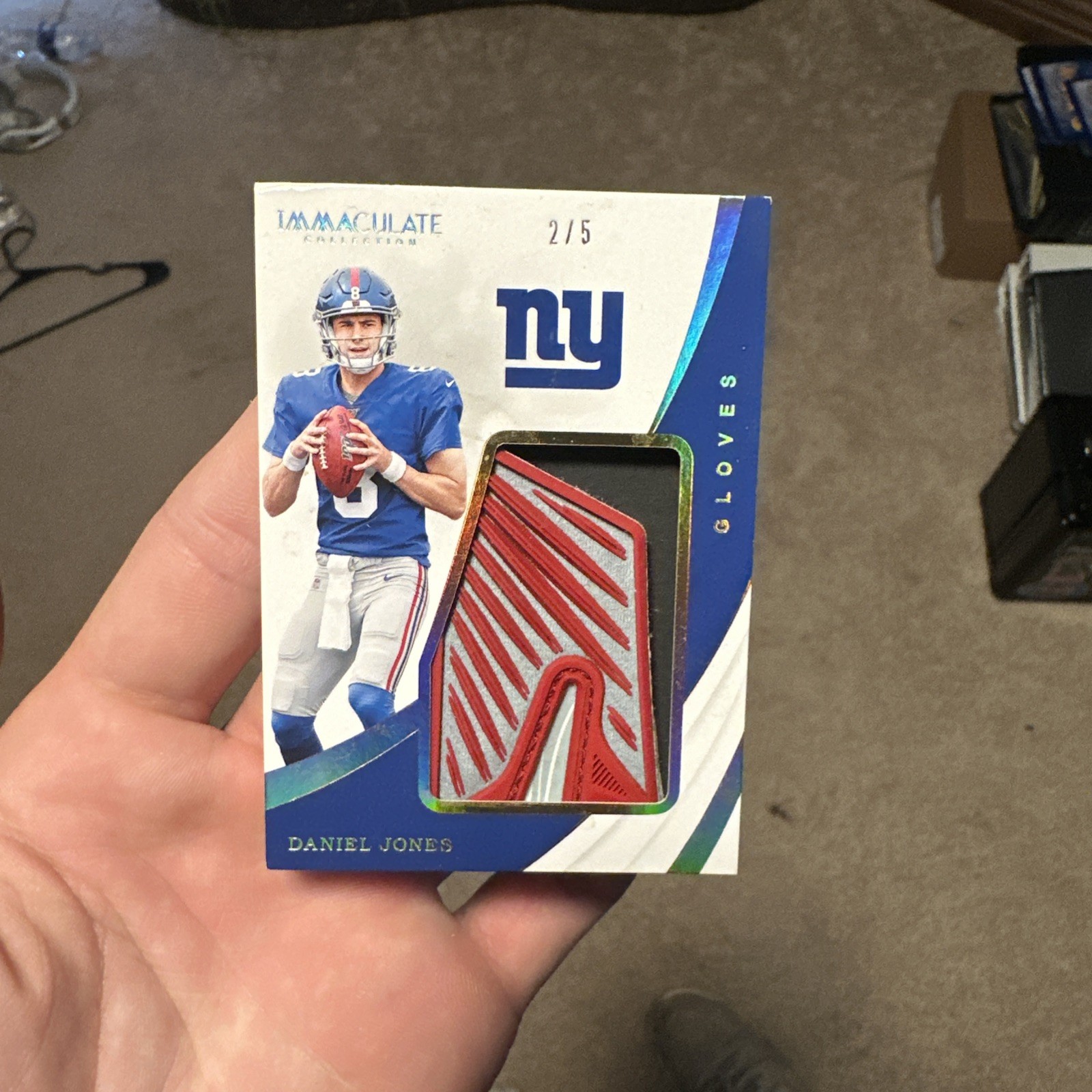 Daniel Jones Panini Immaculate Collection Immaculate Gloves #IG4 Base