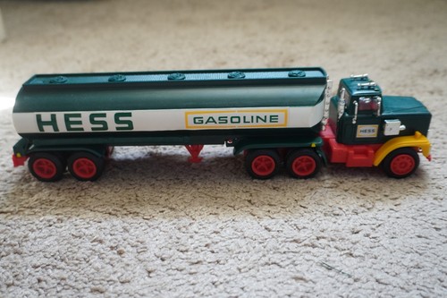 Vintage 1977 Hess Tankwagen mit Karton Benzin Heizöl Spielzeug Original Sammlerstück - Bild 4 von 5