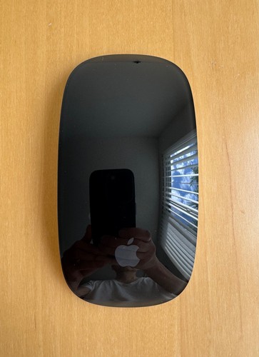 Apple Magic Mouse - Black Multi-Touch Surface - Picture 2 of 8