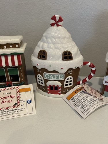 Target Bullseye’s Playground Light Up Gingerbread Village Set Of 3 2025 NEW - Picture 3 of 8