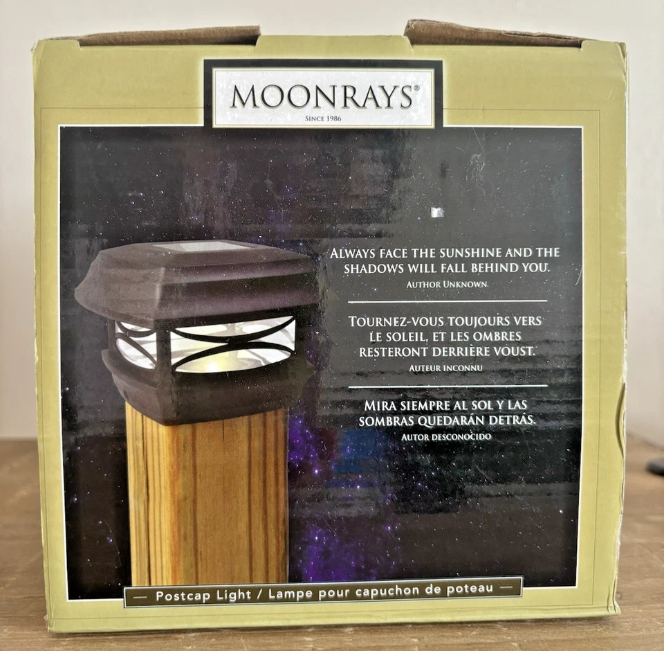 Iluminación solar Moonrays para postes estándar de 4x4 Foto 2 de 4