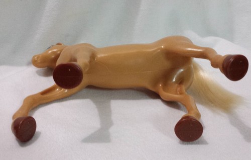 Mattel Barbie Plastic 9.75" Tall 2013 Pretend Play Horse Tan w/ Brushable Mane - Picture 10 of 11