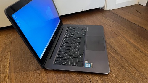 Asus UX305C - Intel Core M3-6Y30 @ 0.9GHz - 8Gb Ram - 120Gb SSD - FREE POSTAGE - Picture 4 of 10
