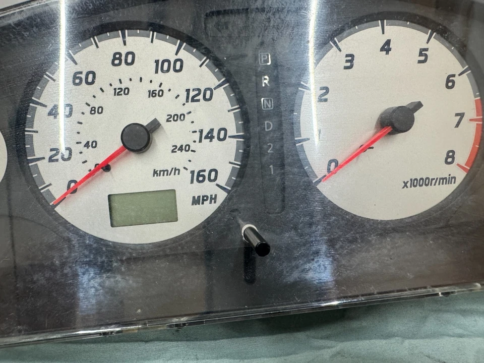 Cuadro de instrumentos velocímetro medidores Nissan Máxima 00-01 Foto 3 de 4