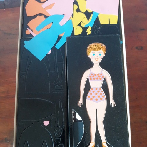 1960 Debbie Reynolds Dress Designer Kit looks UNUSED but OPEN and name on back - Picture 11 of 12
