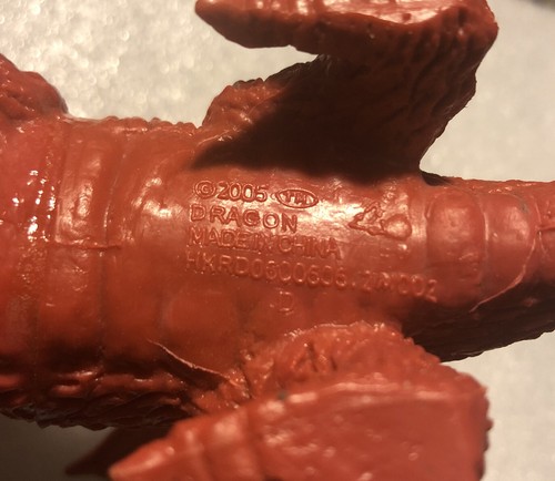 Two Headed Red Dragon w/ Gold Tip Wings Figure 2005 - Picture 7 of 7