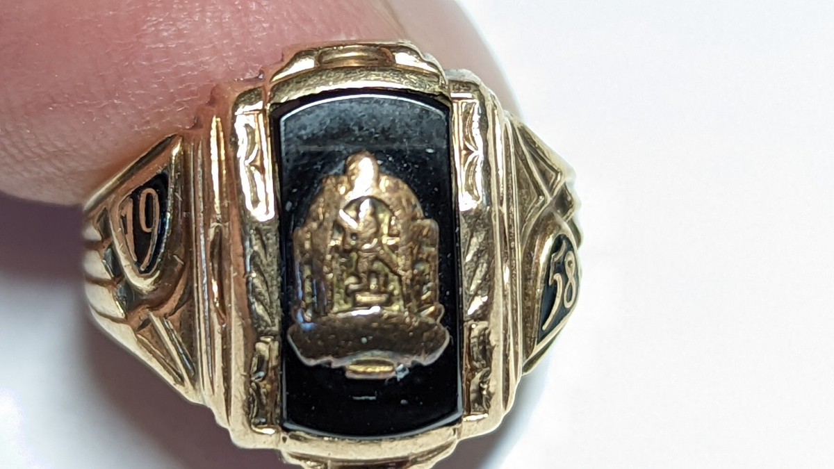 VINTAGE 1958 GOLD CLASS RING SIZE 5 1 2 SIGNED HALLMARKED LGB 10K