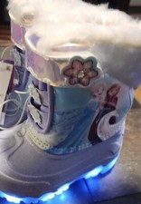Disney FROZEN Elsa/Anna LIGHT-UP Winter Boots w/fur lining Toddler 6 NWT 38