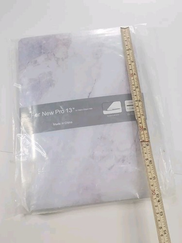 Macbook Pro 13" Kunststoff Hartschale Weiß und Marmor Pastell Design Brandneu - Bild 4 von 11