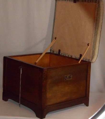 Little Brownie Ottoman/ Storage Box (Primitive) - Picture 8 of 9