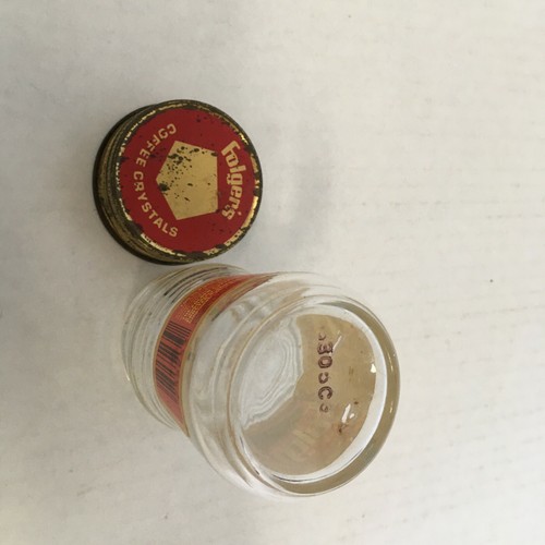Vintage empty folgers crystals instant coffee jar with lid  small trail size  - Imagen 9 de 9