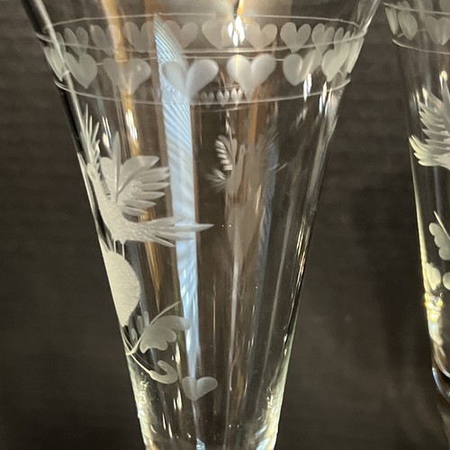 2 Forever Colony Wedding Toasting flute, champagne Blown glasses 11 1/4” - Picture 4 of 6