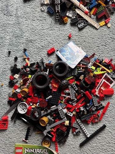 Lotto vintage INSANE LEGO #1 - 10,75 sterline e un sacco di figurine vintage e Ninjago - Foto 2 di 7