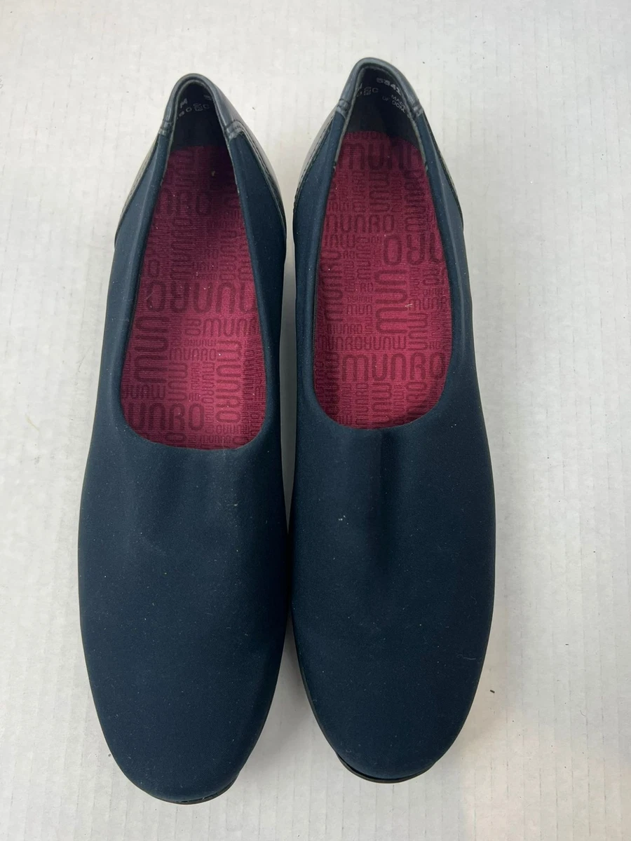 Munro traveler hotsell slip on shoes