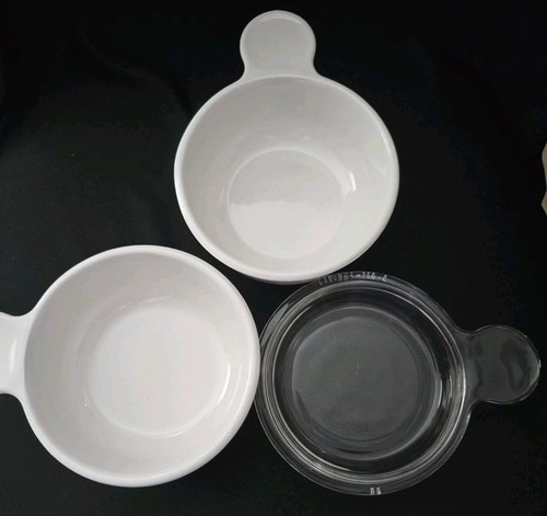 SET OF 2 CORNING WHITE GRAB IT BOWLS & GLASS LID P-150-B - Picture 2 of 3