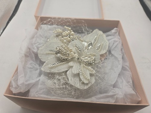 Davids Braut Blumen Kopfschmuck mit Perlen und Kristallen Haarspange formeller Abschlussball - Bild 6 von 11