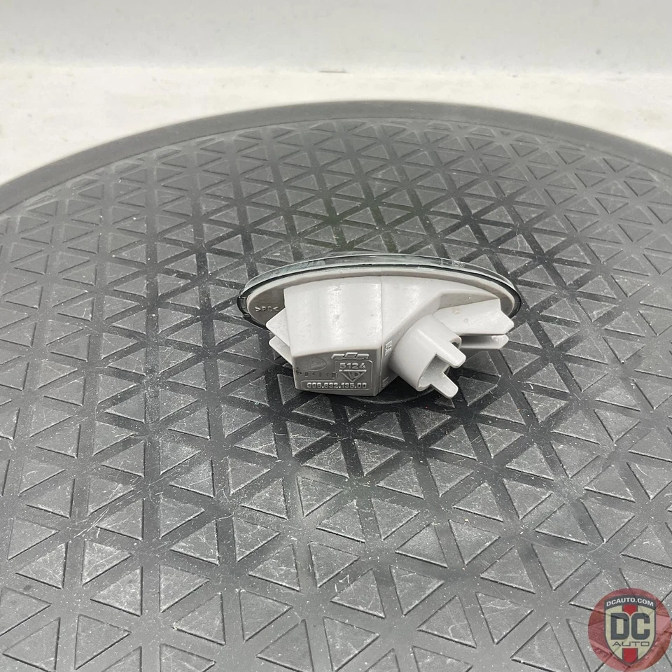 2005-2012 Porsche Cayman 911 Courtesy Light 99663213500 86032 - Изображение 4 из 4