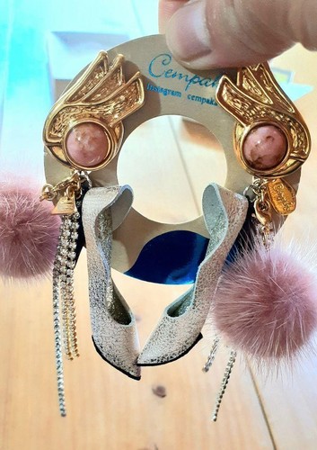 Cempaka High Heels Earrings - Picture 2 of 5