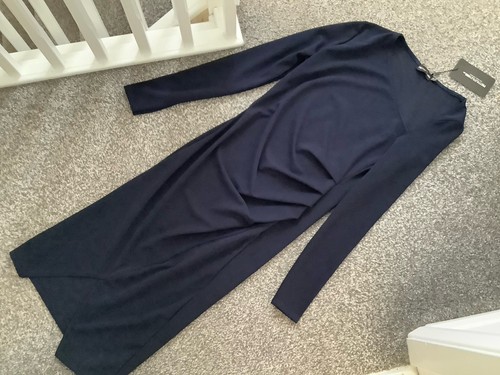 Marineblaues Damenkleid mit V-Ausschnitt und seitlicher Raffung PRETTYLITTLETHING Größe 10