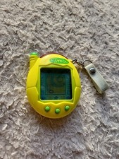 USED TAMAGOTCHI BANDAI Yellow Tmgc Green 2004 Japanese :D