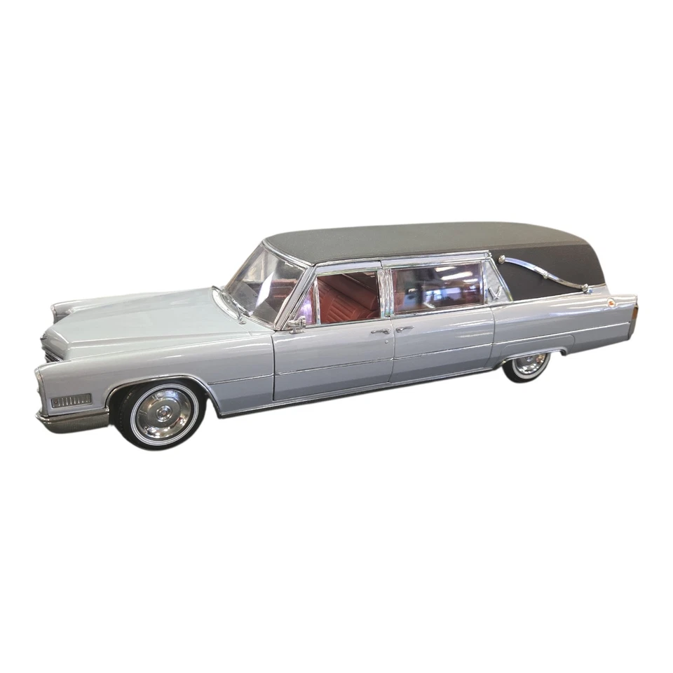 1/18 SUNSET Coach BY PRECISION MINIATURES 1966 CADILLAC LANDAU HEARSE, NO COFFIN - Image 2 of 4