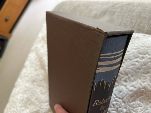 The Folio Society. Rebecca by Daphne Du Maurier (1997 HB with slipcover). - Picture 23 of 23