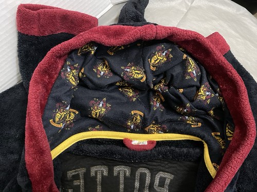 HARRY POTTER PLUSH GRYFFINDOR PATCHES BLACK HOODED BATH ROBE Sz YOUTH KIDS (12) - Picture 9 of 16