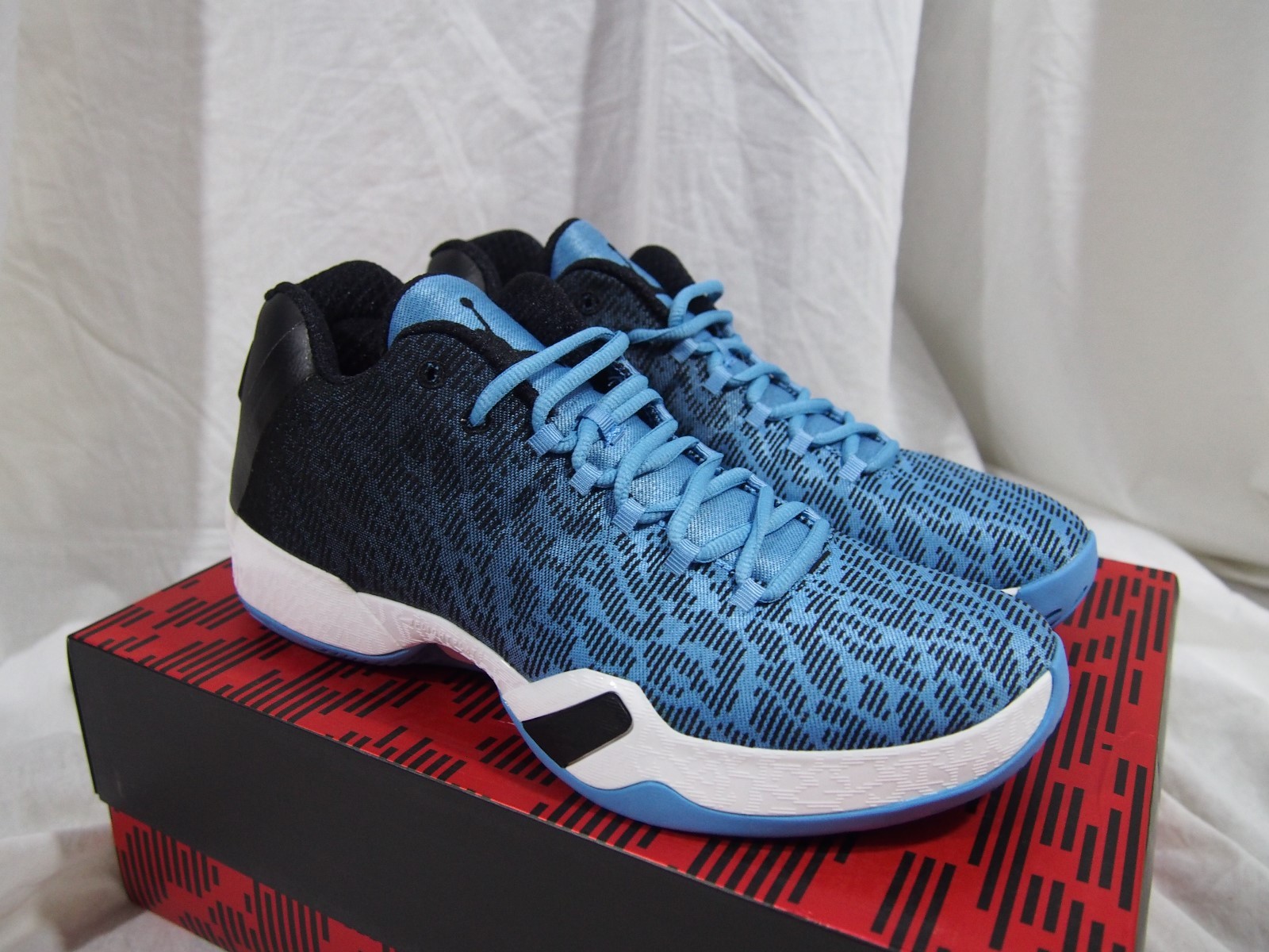 Nike Air Jordan XX9 Low UNC Tarheels 828051-401 best-selling model of the brand Nike Air Jordan XX9 Low UNC Tarheels 828051-401 best-selling model of the brand
