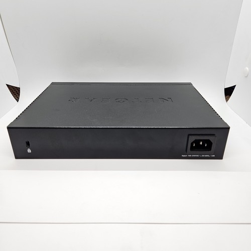 NETGEAR GS324 24-Port Gigabit Ethernet Desktop / Rackmount Switch - Picture 3 of 5