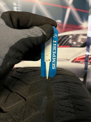 Winterräder Pirelli Sottozero 3 245/45 R19 102V M+S auf AEZ Reef Felgen (R-33) - Bild 9 von 10