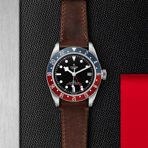 TUDOR BLACK BAY GMT BLACK DIAL BROWN LEATHER STRAP WATCH M79830RB-0002 - Picture 4 of 5