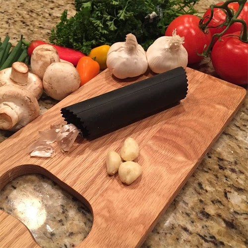 Silicone Garlic Peeler Tube Garlic Skin Remover Roller Kitchen Tool - Picture 3 of 7