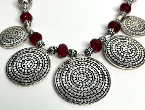 Collana vintage DILLARDS dischi argento-perline rosse tribale sud-ovest regolabile - Foto 6 di 9