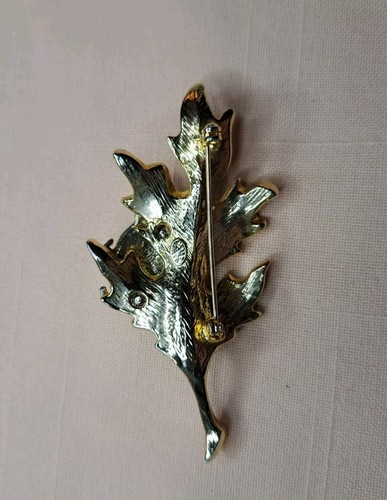 Enamel Beetle Bug Crystal Leaf Brooch - Picture 4 of 5